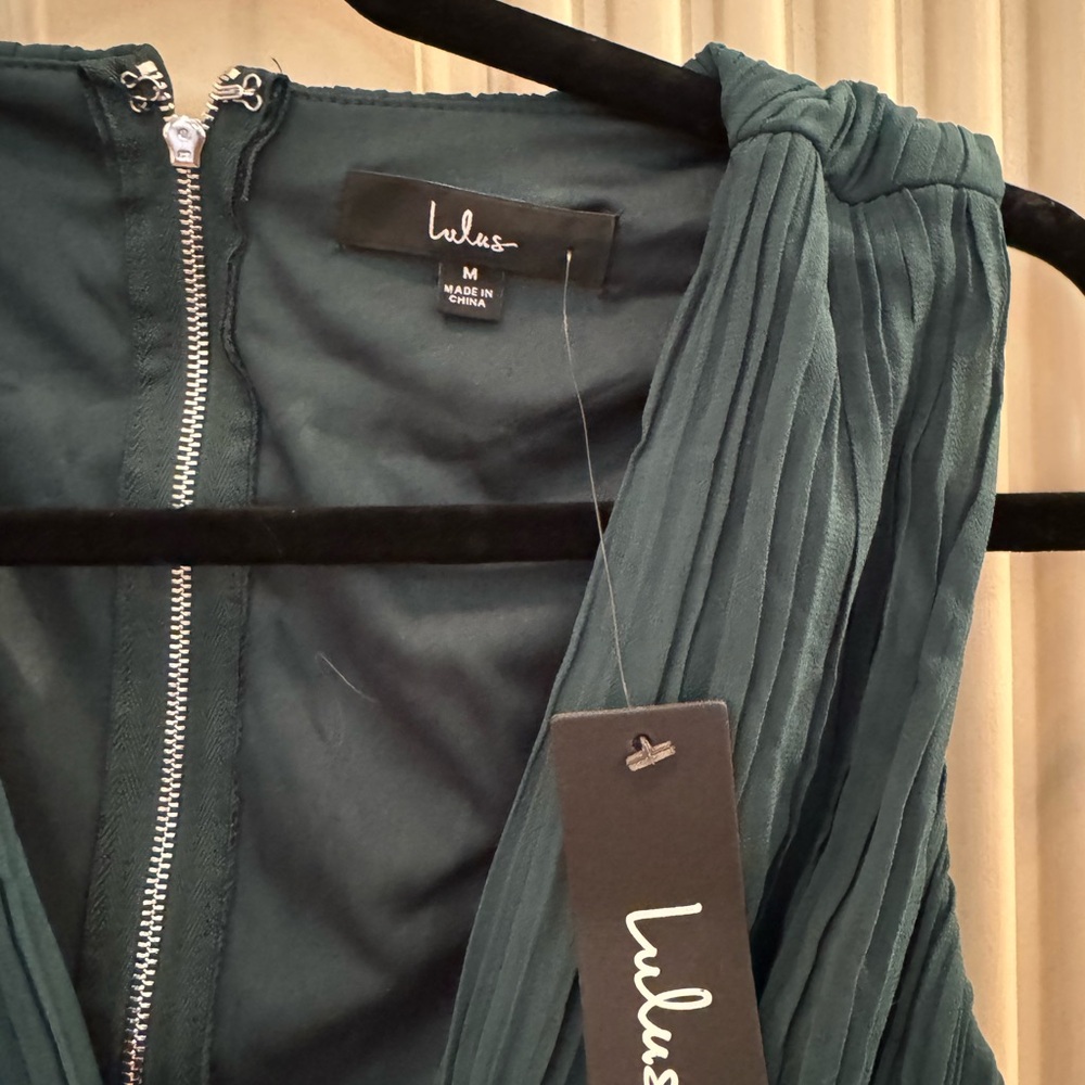 Lulu's Elegant Emerald Green Backless Gown Medium - Picture 6 of 6